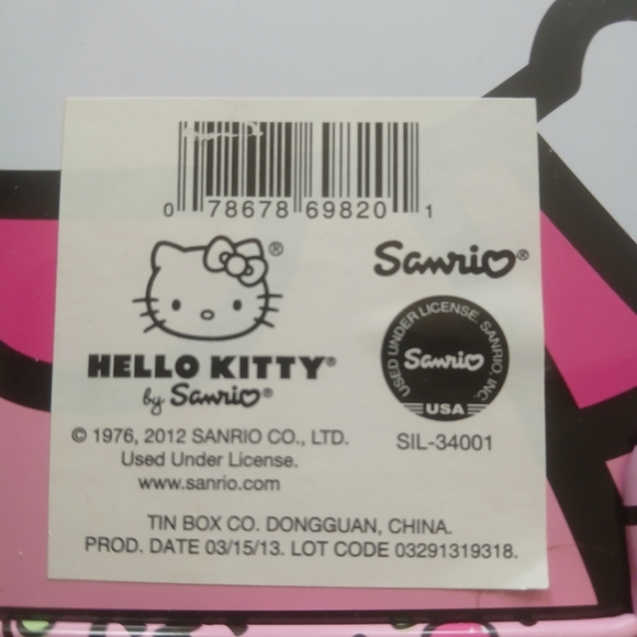 Hello Kitty Pink and White Doll Set - Picture 8 of 8